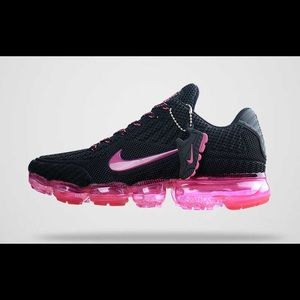 Women’s vapormax size 7